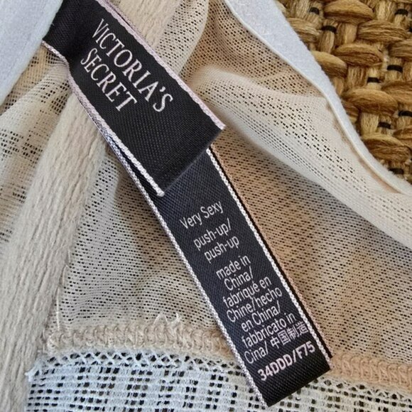 Victoria's Secret Lace Bra in White - Picture 7 of 16